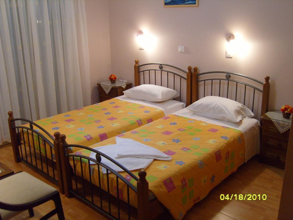 Elisabeth Villas Kerveli Chambre photo